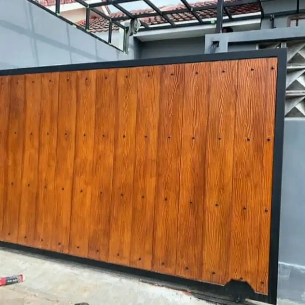 Pagar pintu rumah grc kayu