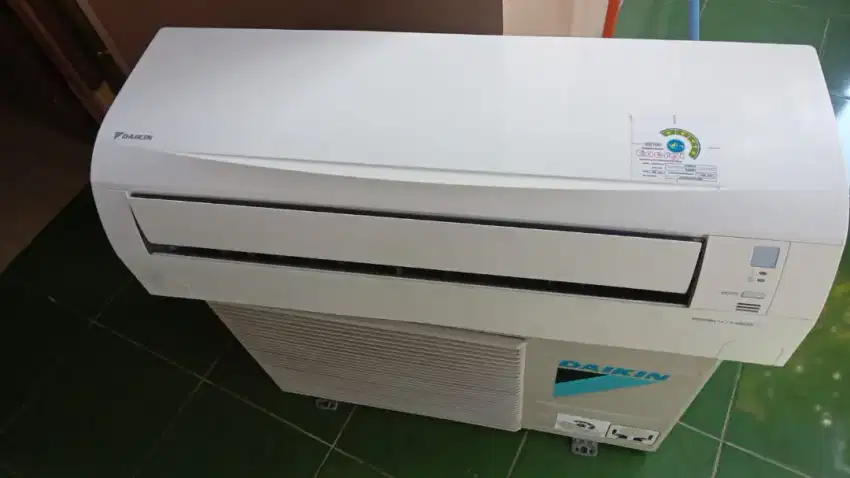 TUKAR TAMBAH AC DAIKIN R32 second, Remot Asli  1/2-1PK SIAP PASANG