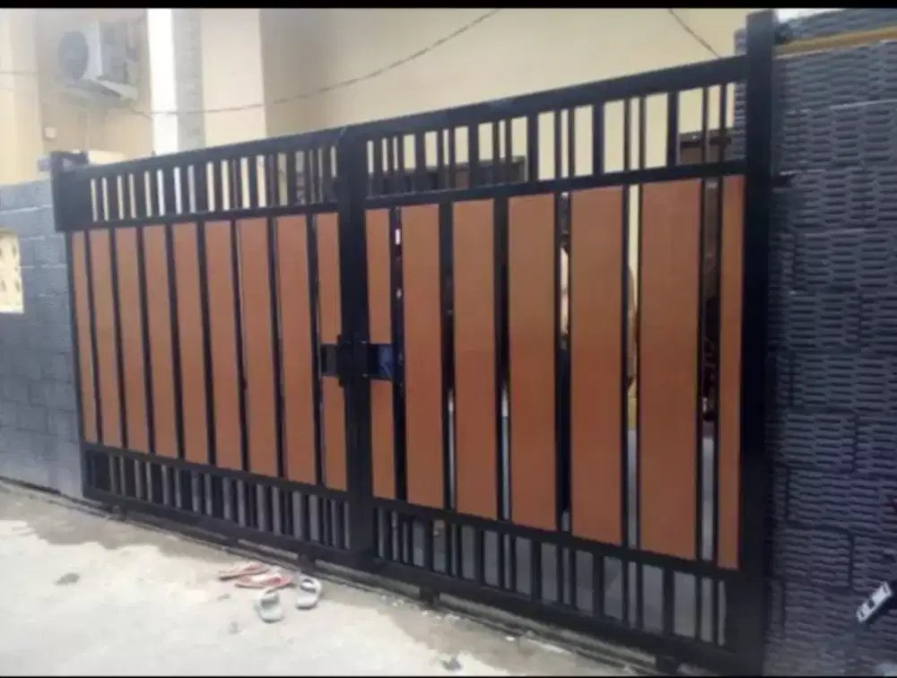 Pagar besi minimalis