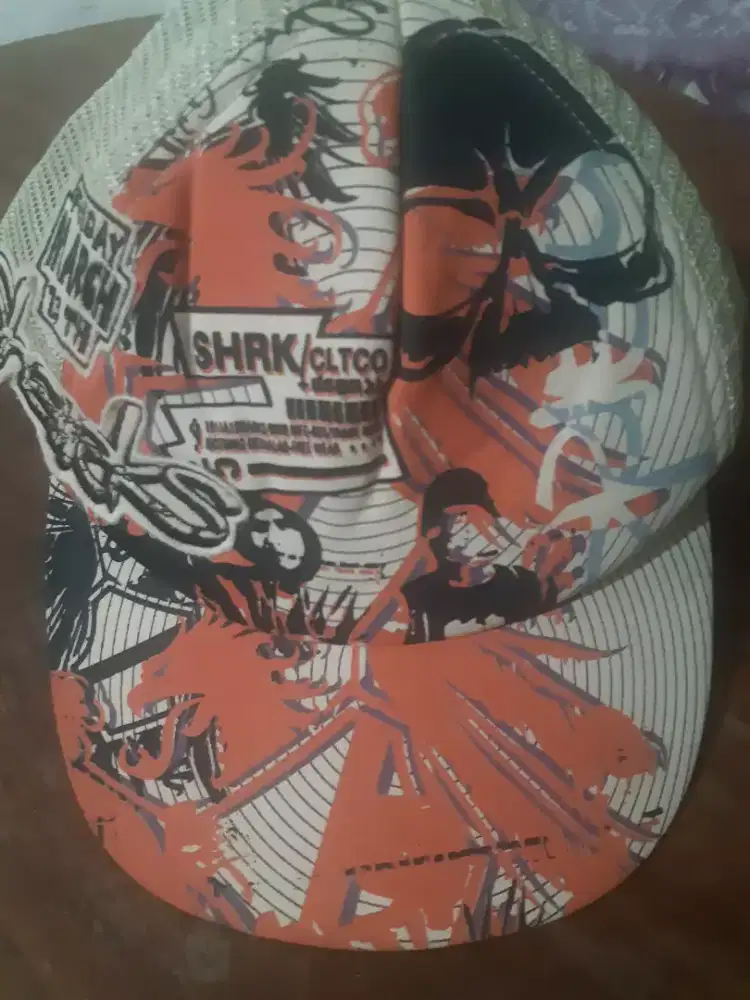 Topi Sharks Original