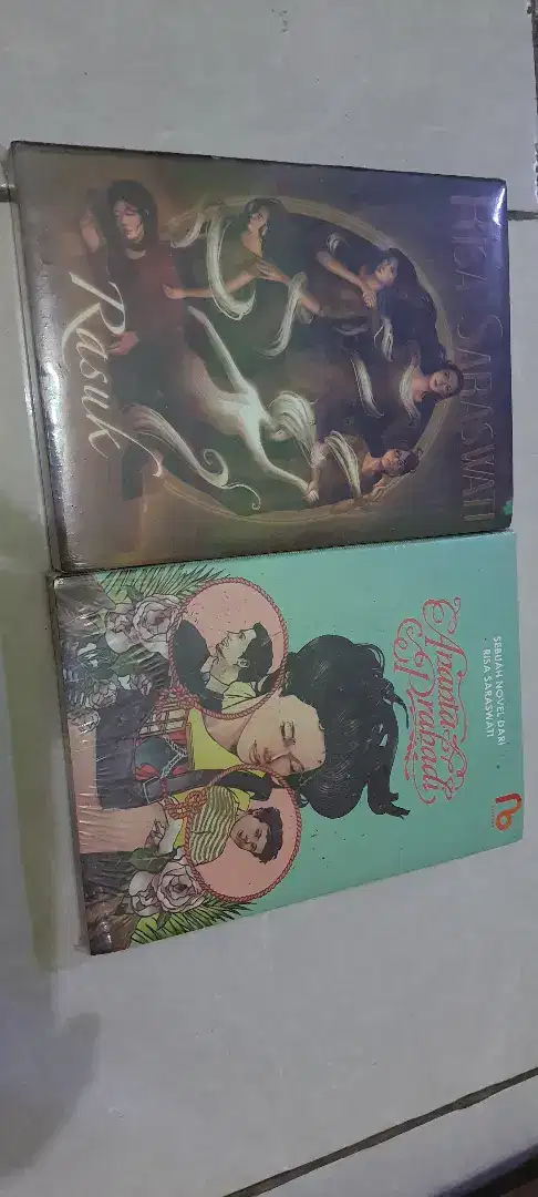 Buku Novel Risa Saraswati