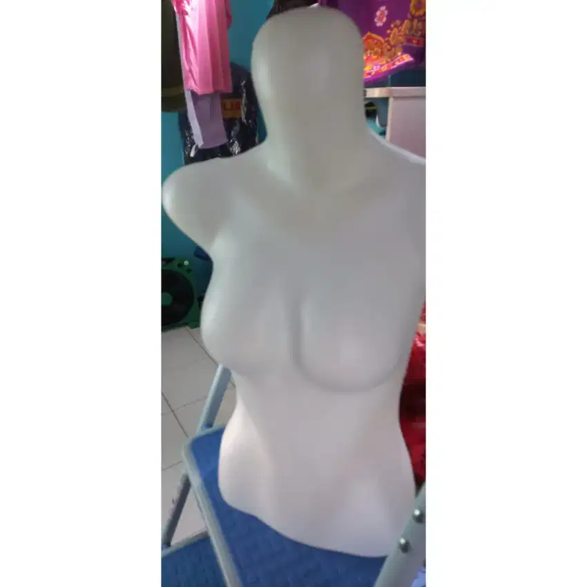 Patung Manekin setengah badan wanita