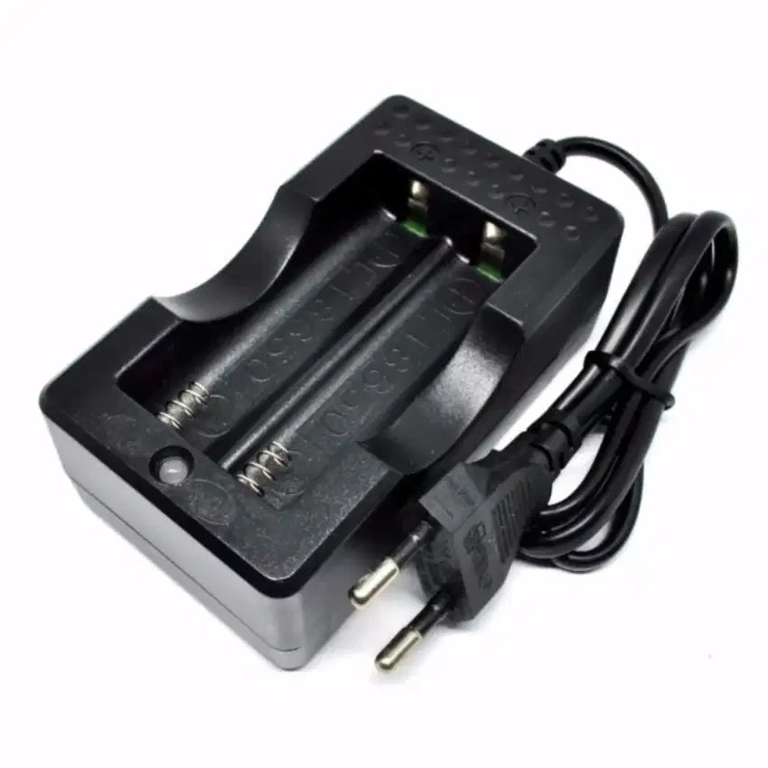 charger batrai 2 sloT  (stok banyak)