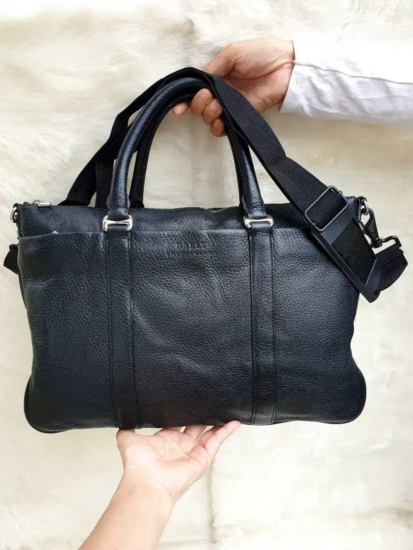 Tas Import Eks Bally Selempang Briefcase Handbag Kulit Asli Hitam