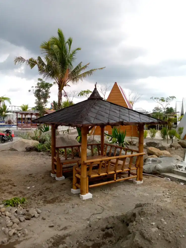 Gazebo Glugu dan Bambu