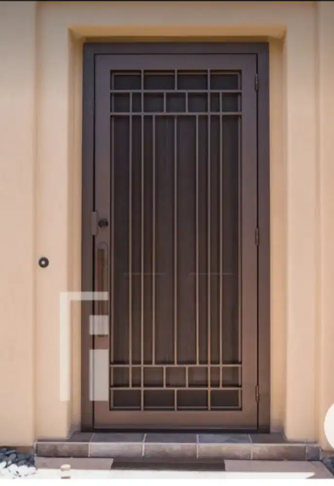 Pintu pengaman kawat nyamuk minimalis