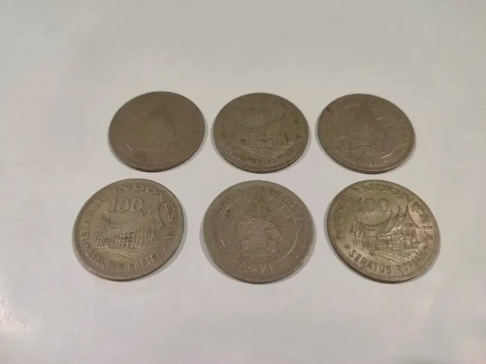Uang koin 100 rupiah
