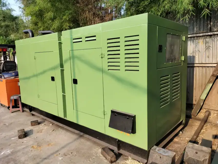 Genset Mercedes-Benz 250kva silent