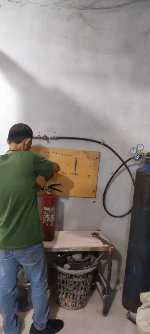 Refilling apar pemadam api