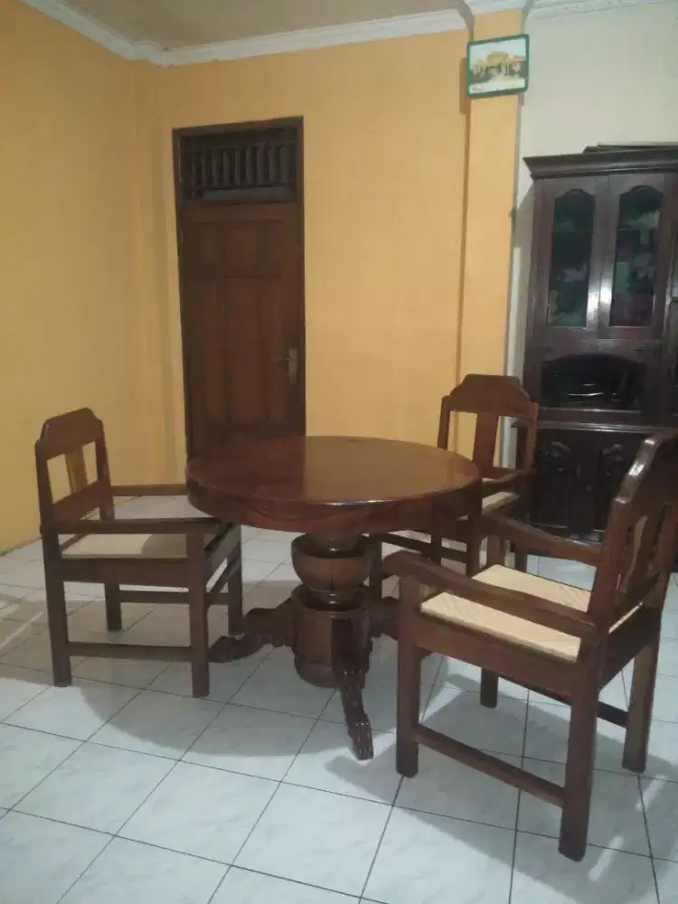 1 set meja dan kursi kayu jati asli zaman dahulu
