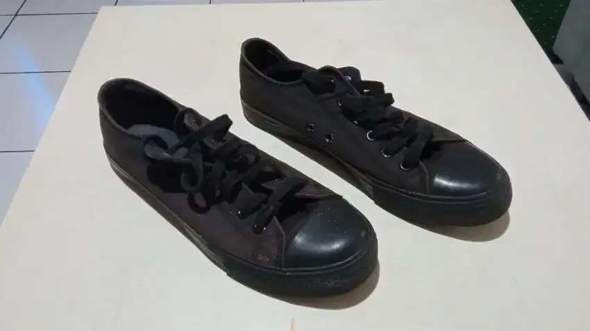 Sepatu Air Walk hitam