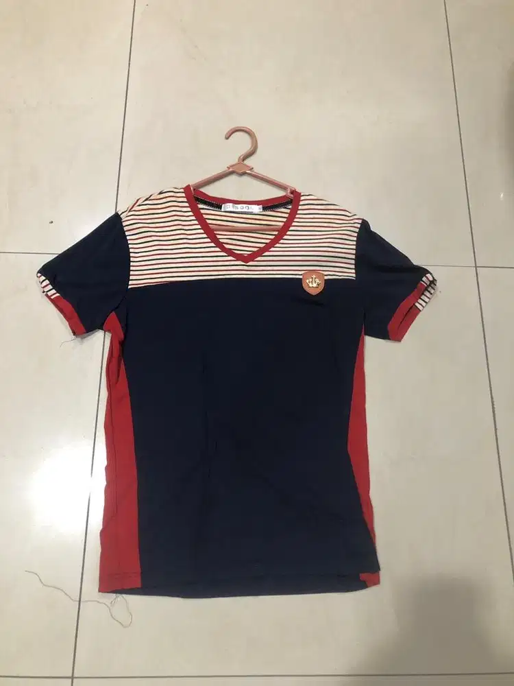 PRELOVED MURMER Import Fashion Tee V Neck