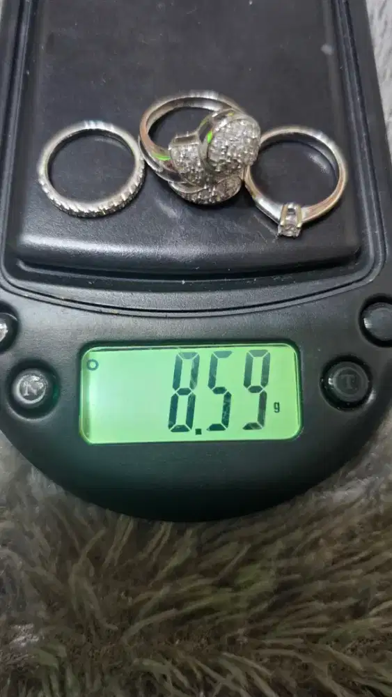 Dibeli terus emas perhiasan/buyback antam/berlian tanpa sertifikat