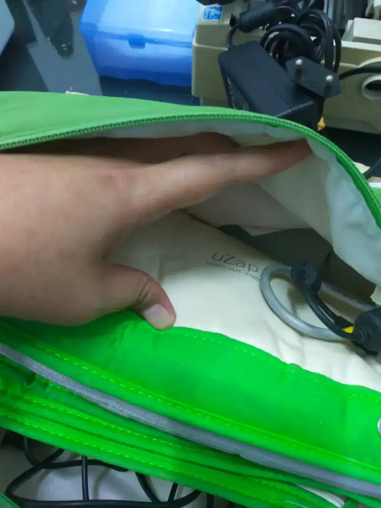 Uzap slimming belt by osim warna hijau