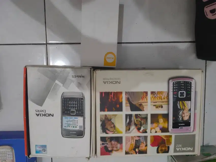 Kardus Nokia E71 dan N72