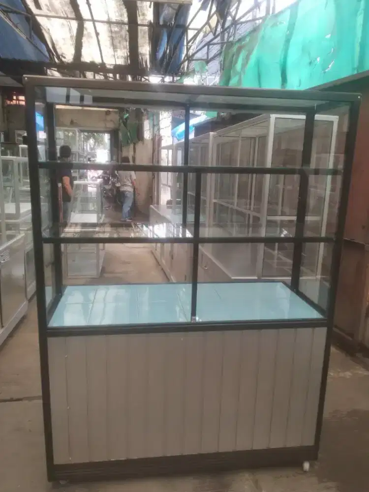 Etalase makanan P.120cm almunium warna siver dan coklat