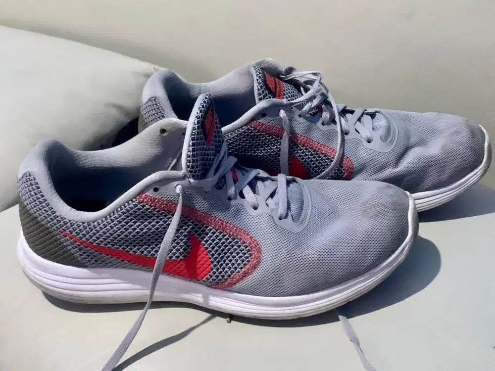 Sepatu Nike Revolution 3 Original Second