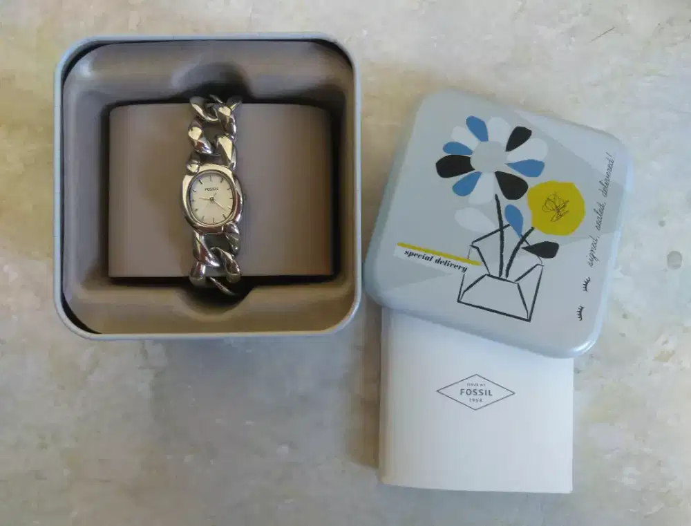 Jam tangan wanita Fossil original mulus dan cantik