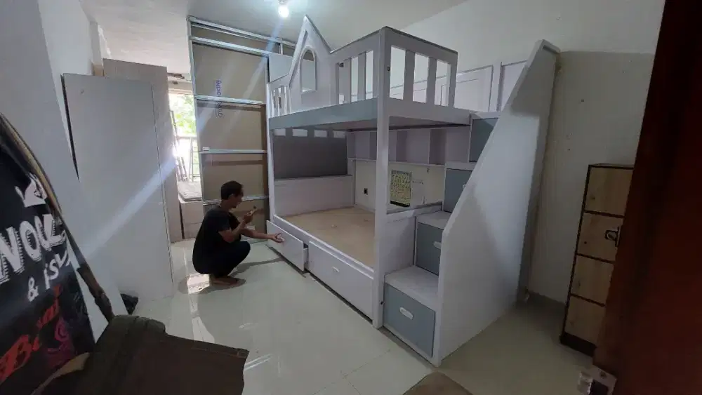 Dipan Ranjang Tingkat Anak kayu