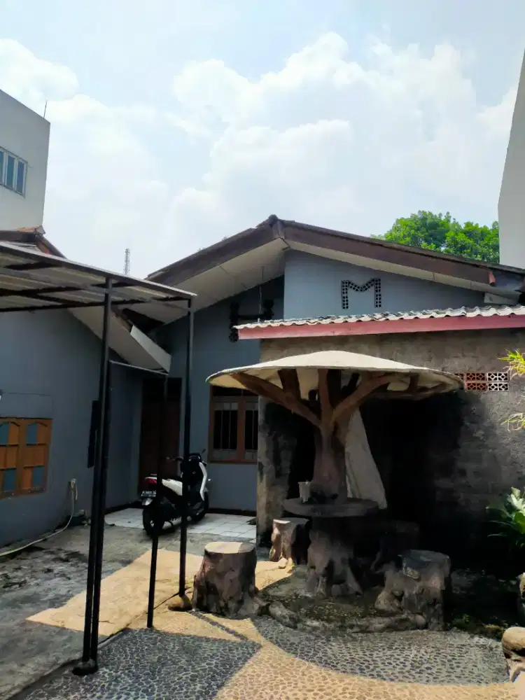 RUMAH DIJUAL DEKAT JALAN RAYA