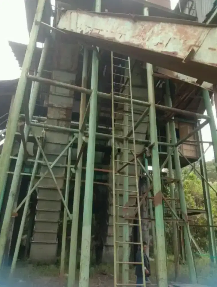 Siap borong Besi , Logam , bekas pabrik , kantor , gedung dll