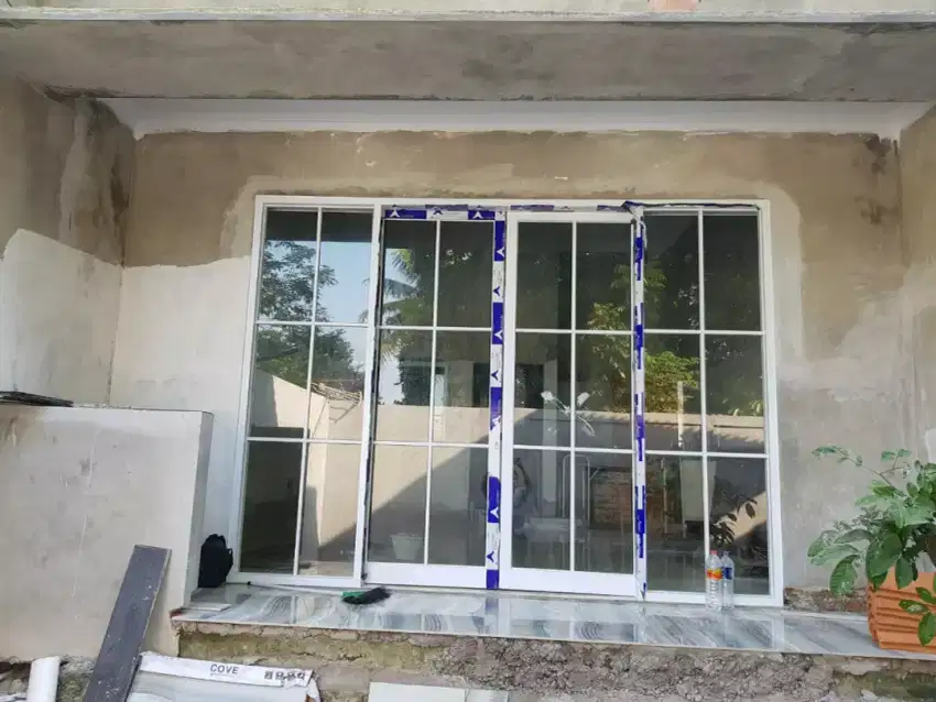 Pintu kaca tempered frameless Jendela kusen alumunium Murah jogja 2