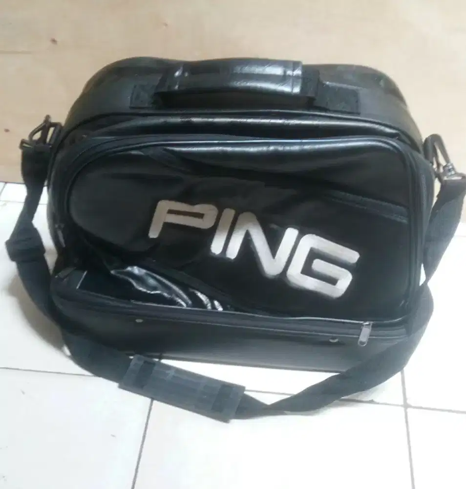 Tas golf merk PING besar warna hitam P40cm T30cm L23cm .