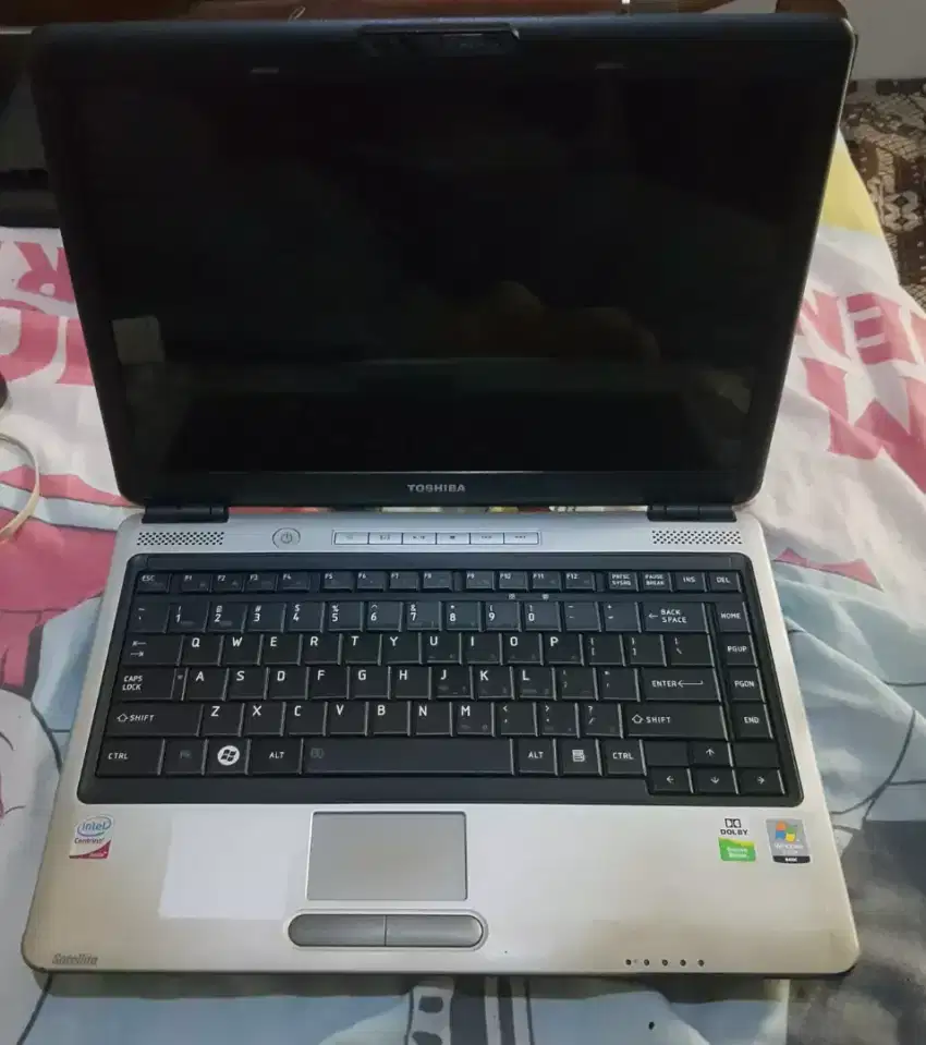 LAPTOP TOSHIBA SATELLITE L310 dual core windows 7