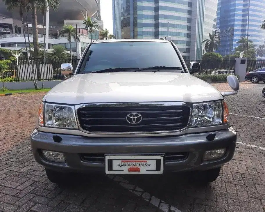 TOYOTA LANDCRUISER VX-LIMITED 4.2 AT TAHUN 2001