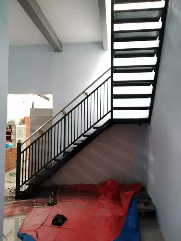 tangga rebah minimalis