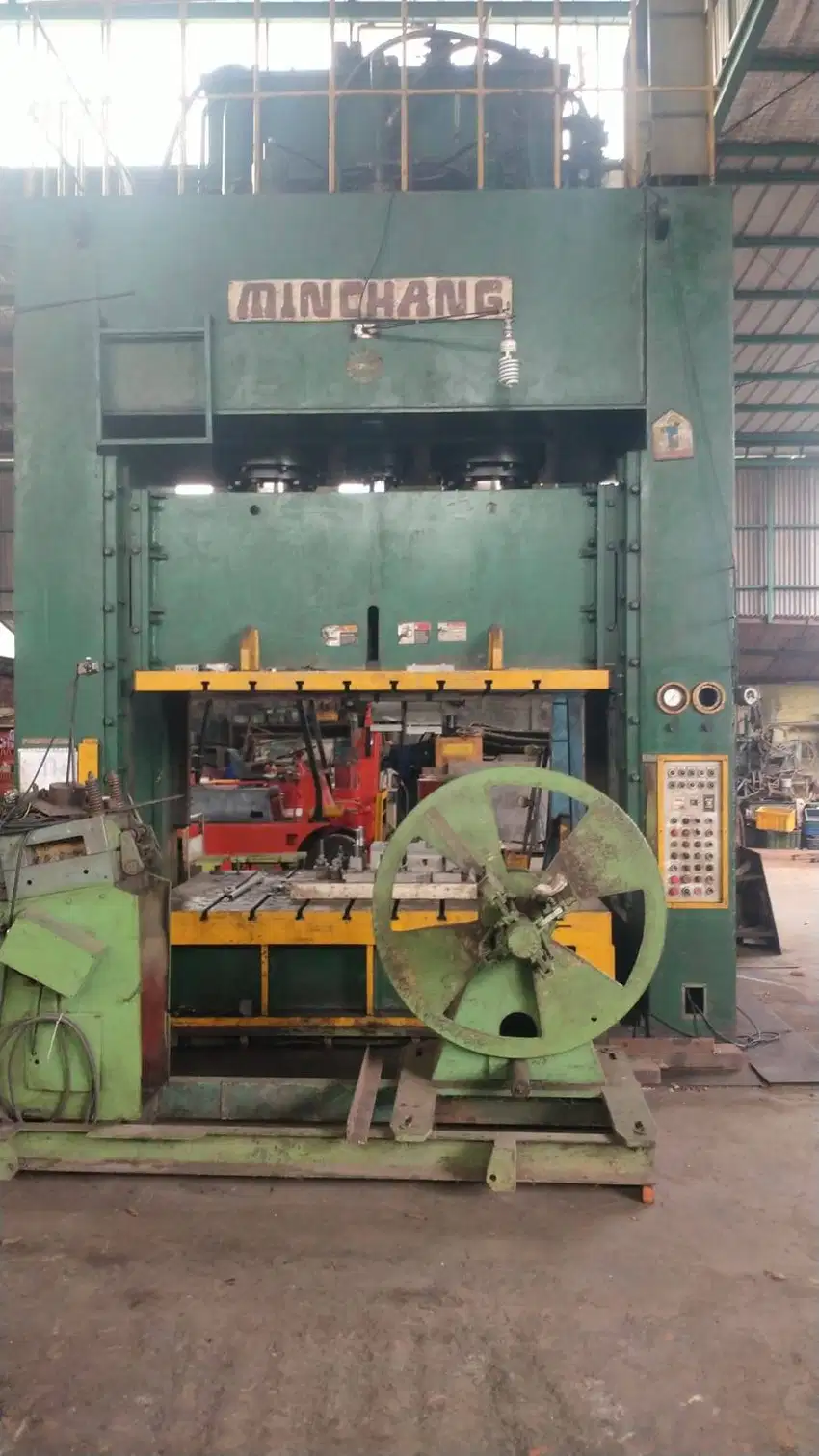 Mesinpress hidrolik 600 ton merk MINCHANG