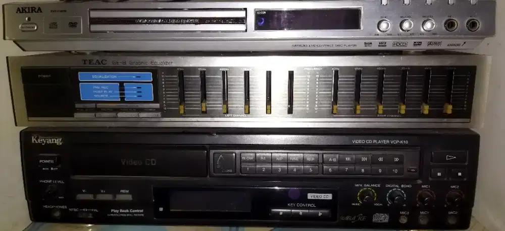 3 unit/DVD , VCD player Akira, Keyang dan Equalizer Teac.