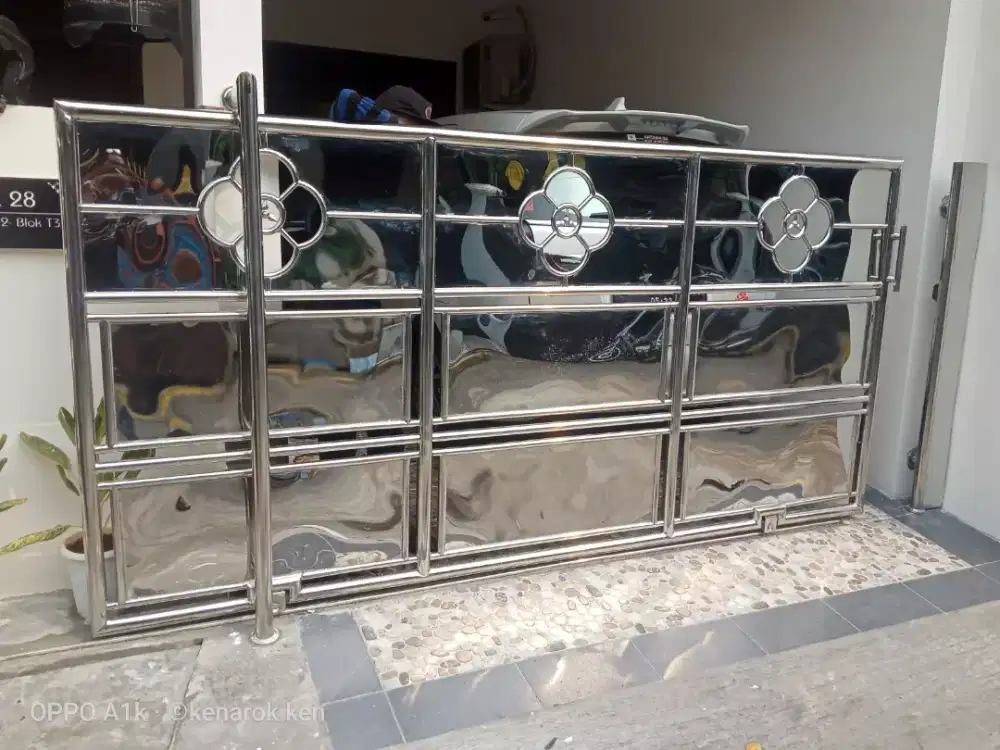 Pintu dorong stainless steel