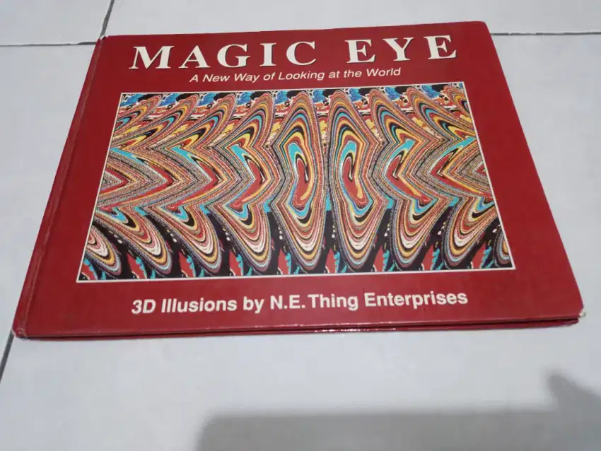 Buku 3d illisions magic eye, asli, ada 32 lukisan halaman, kondisi ok