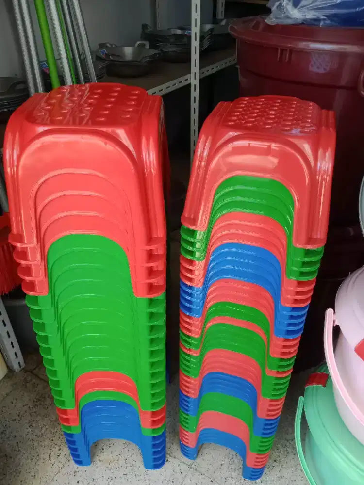 BANGKU PLASTIK  ANEKA WARNA