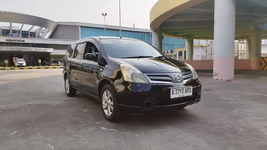 Nissan grand Livina SV hitam 2013 1.5 SV Bensin matic kredit cash