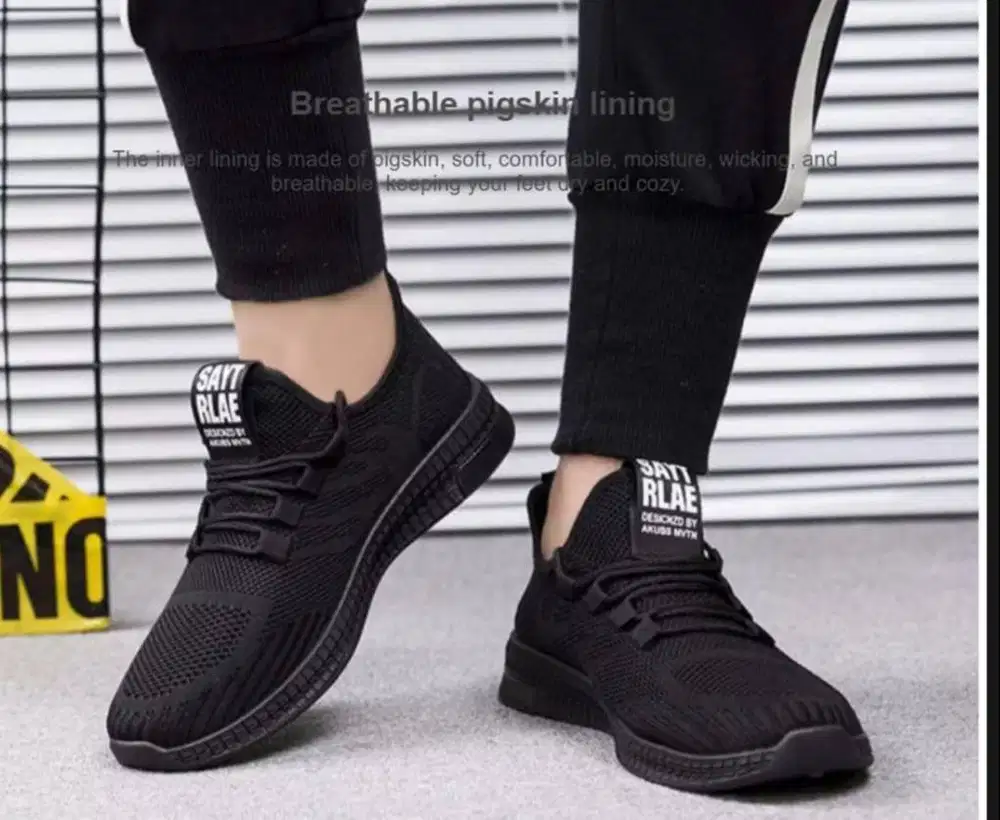 Dijual Sepatu Sneackers YEZY Sport Pria/Fashion Pria Dijual cepat bu