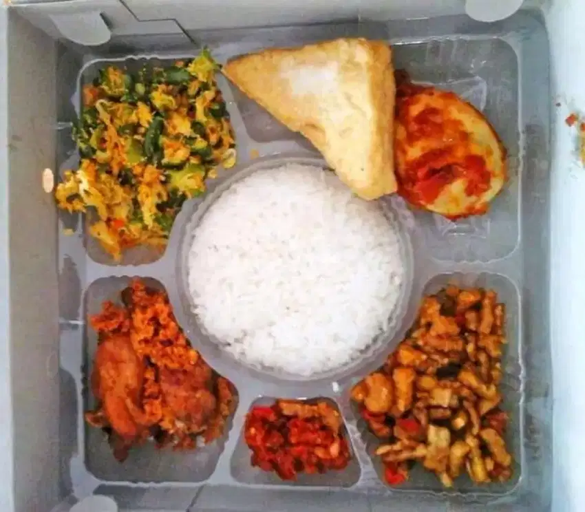 Catering nasi kotak dan prasmanan