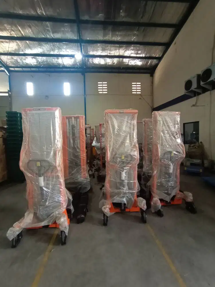 STACKER MANUAL / HAND LIFT MANUAL