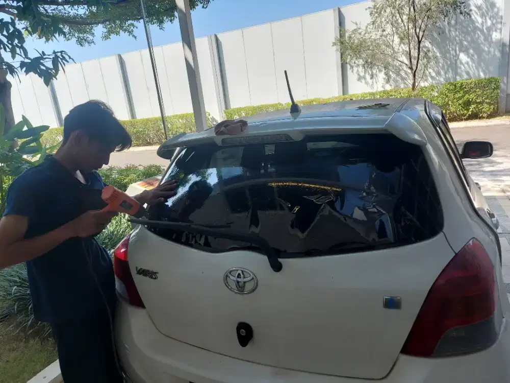 bongkar pasang kaca film mobil panggilan