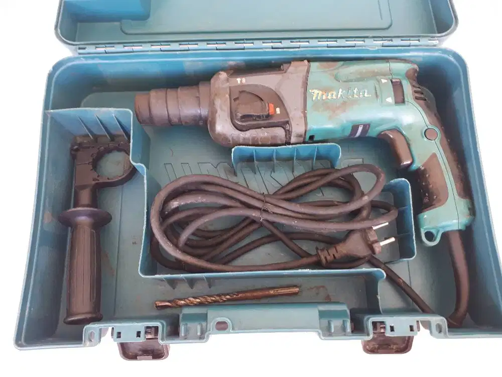 Makita HR2230 Hammer Drill 710 W (A-313) - Murah Siap Pakai