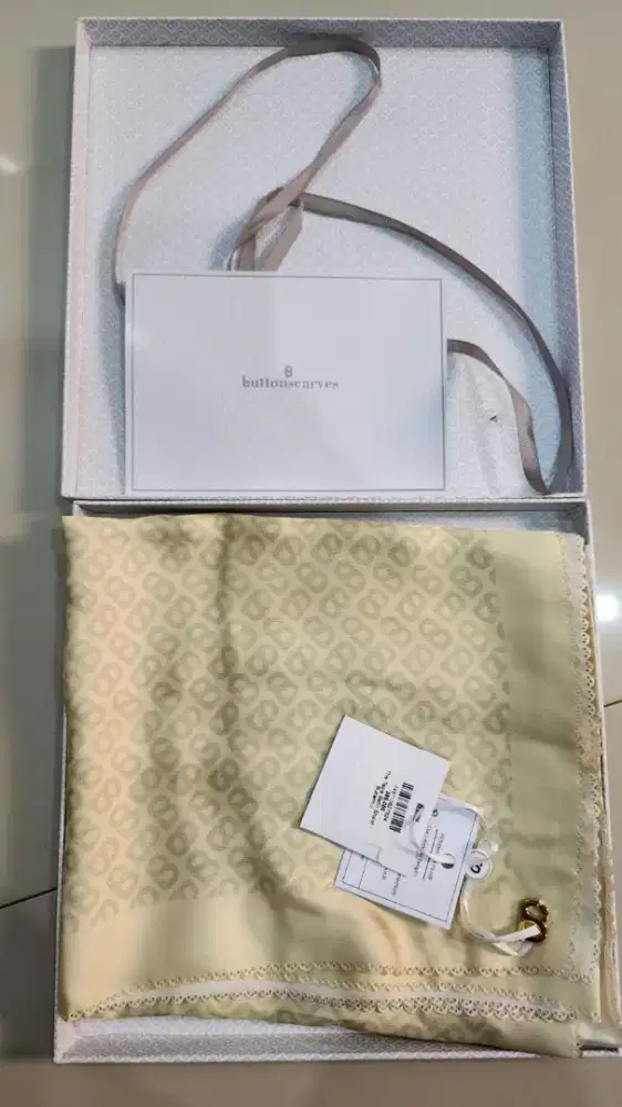 The tapis satin shawl Buttonscarves