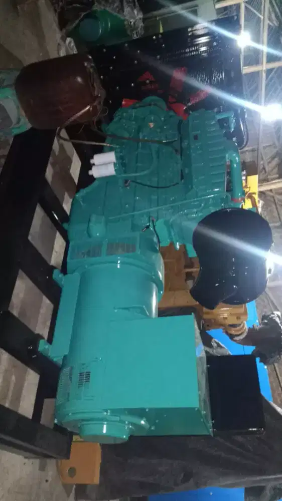 Genset Cummins 380KVA Stamford tahun 2012