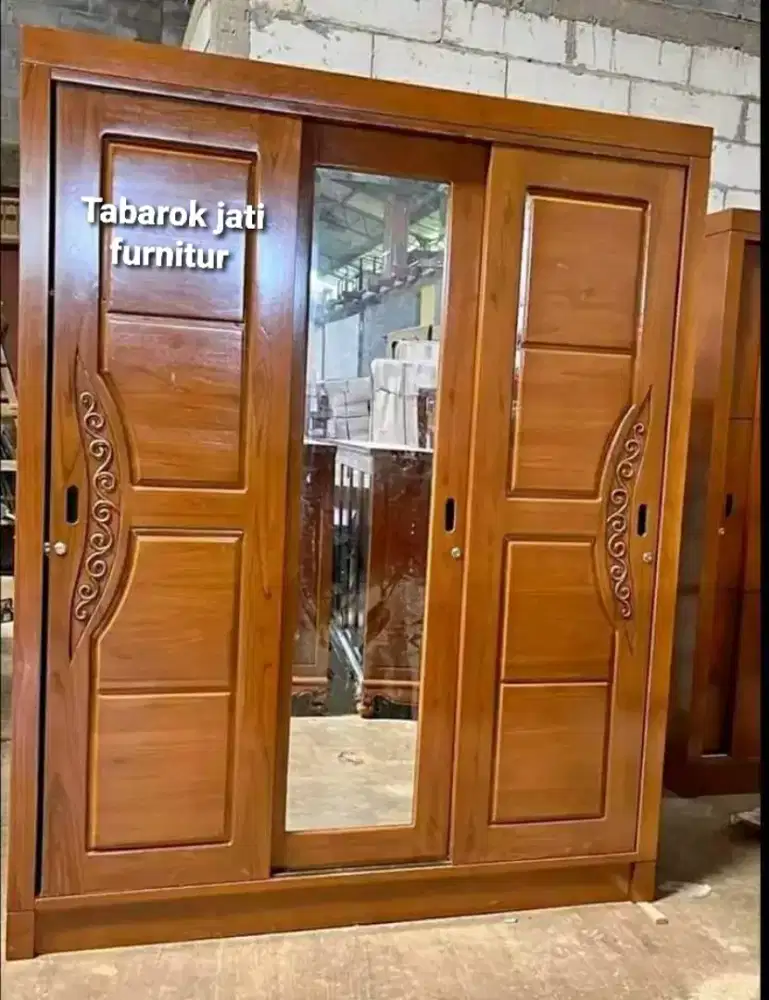 Lemari pakaian minimalis sledeng modern pintu 3,kayu jati tua