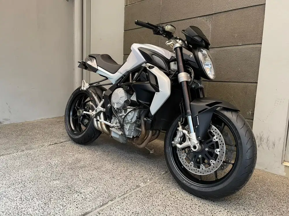 MV Agusta Brutale 800
