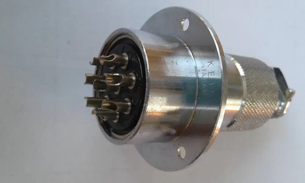 SOKET 8 PIN, MERK KEIO, JAPAN