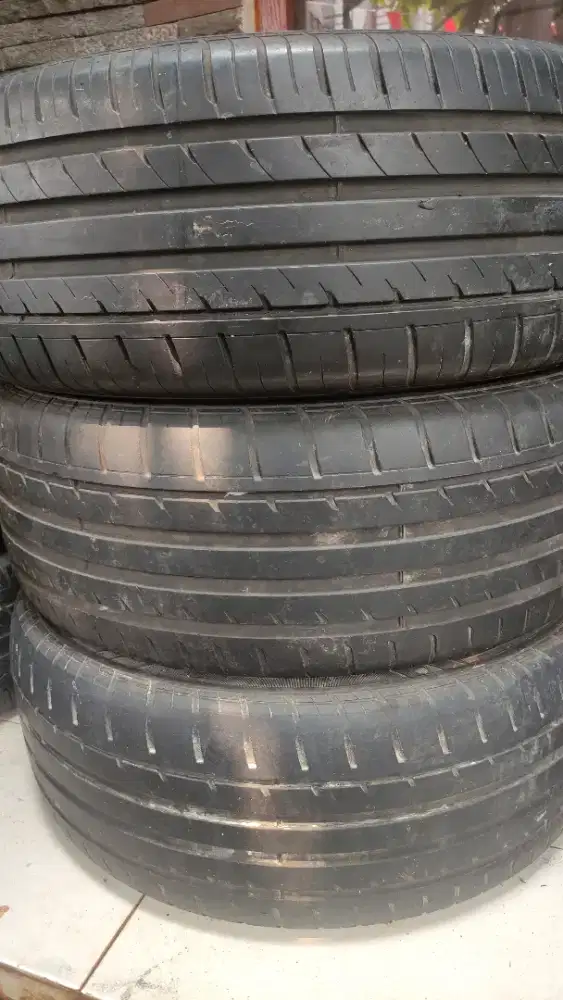 Ban GT champiro HPY 235/65/17 3pc