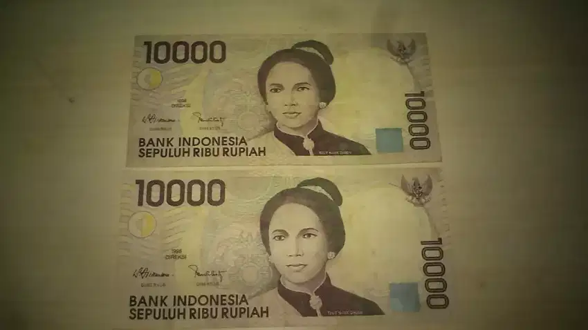 2 lbr uang kertas Rp.10.000 gambar Cut Nyak Dien keluaran thn 1998