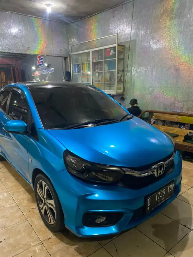 Sticker wrraping mobil motor