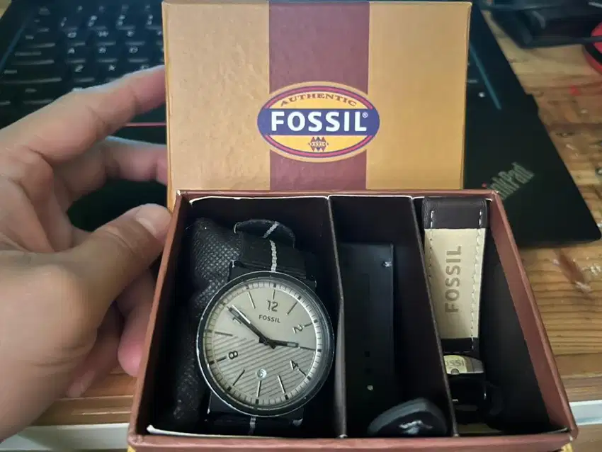 jam tangan fossil. kado. 90% fisik